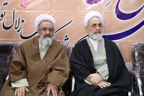 تصاویر/ مراسم عمامه گذاری طلاب حوزه علمیه بناب با حضور آیت الله اعرافی