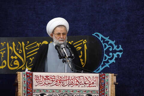 تصاویر/ مراسم عمامه گذاری طلاب حوزه علمیه بناب با حضور آیت الله اعرافی