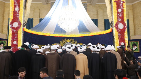 تصاویر/ مراسم عمامه گذاری طلاب حوزه علمیه بناب با حضور آیت الله اعرافی