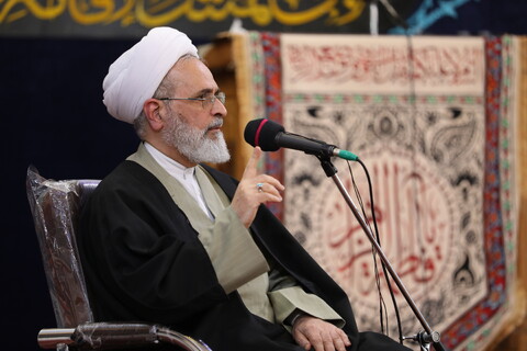 تصاویر/ مراسم عمامه گذاری طلاب حوزه علمیه بناب با حضور آیت الله اعرافی