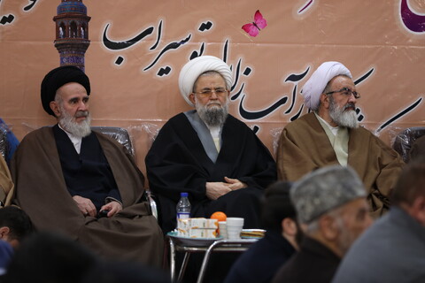تصاویر/ مراسم عمامه گذاری طلاب حوزه علمیه بناب با حضور آیت الله اعرافی