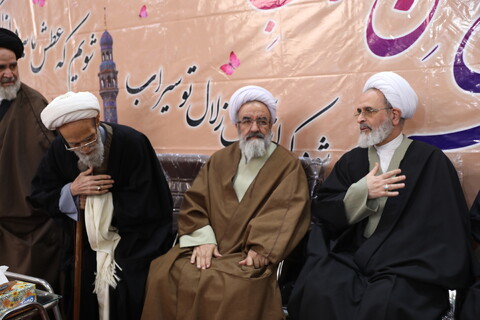 تصاویر/ مراسم عمامه گذاری طلاب حوزه علمیه بناب با حضور آیت الله اعرافی