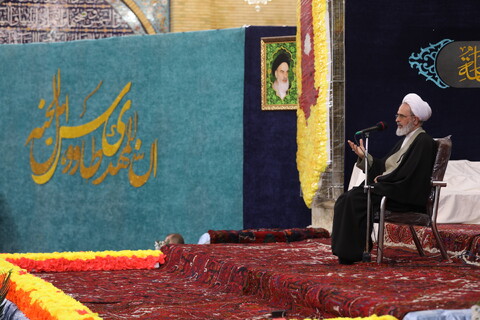 تصاویر/ مراسم عمامه گذاری طلاب حوزه علمیه بناب با حضور آیت الله اعرافی