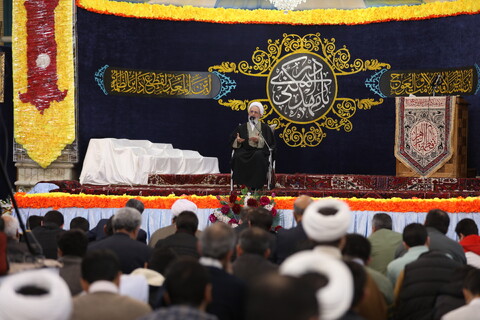 تصاویر/ مراسم عمامه گذاری طلاب حوزه علمیه بناب با حضور آیت الله اعرافی