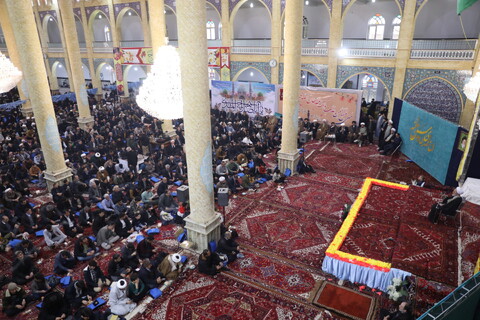 تصاویر/ مراسم عمامه گذاری طلاب حوزه علمیه بناب با حضور آیت الله اعرافی