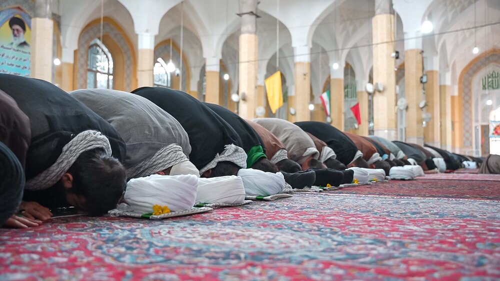 مراسم عمامه‌گذاری طلاب با حضور نماینده ولی‌فقیه در استان البرز برگزار شد