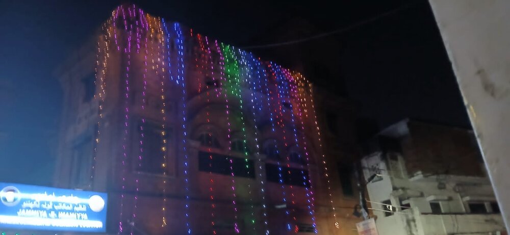 لکھنؤ؛ ولادت امام مہدی (عج) کے موقع پر جامعہ امامیہ تنظیم المکاتب کی جانب سے شاہراہوں پر شیرینی تقسیم