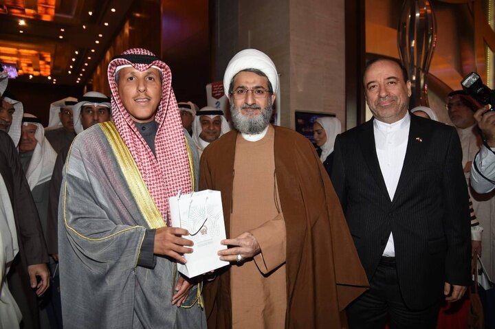 مباحثات ممثل العتبة الرضوية المقدسة مع السفير الإيراني في الكويت في مجال دبلوماسية الزيارة مباحثات ممثل العتبة الرضوية المقدسة مع السفير الإيراني في الكويت في مجال دبلوماسية الزيارة