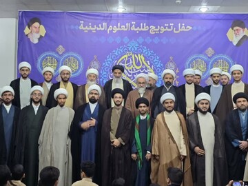 آیین عمامه‌گذاری طلاب مدرسه علمیه امام علی‌بن ابیطالب(ع) اهواز