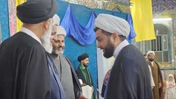 آیین عمامه‌گذاری جمعی از طلاب حوزه علمیه خوزستان برگزار شد