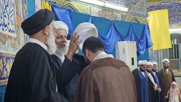 تصاویر/آیین عمامه گذاری جمعی از طلاب حوزه علمیه خوزستان