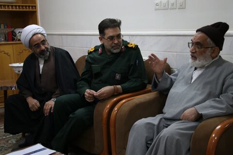 دیدار فرمانده سپاه الغدیر استان یزد با  فضلای یزدی ساکن استان قم