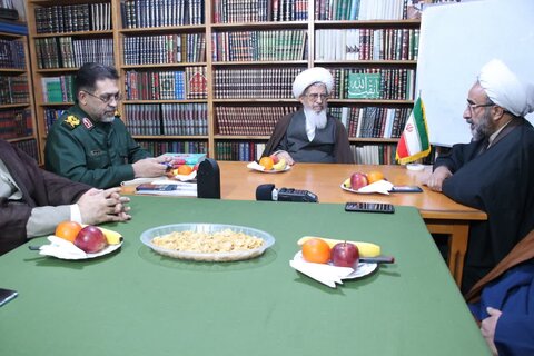 دیدار فرمانده سپاه الغدیر استان یزد با  فضلای یزدی ساکن استان قم