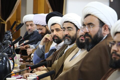 تصاویر| نشست صمیمی مبلغان با جانشین مدیر حوزه علمیه اصفهان