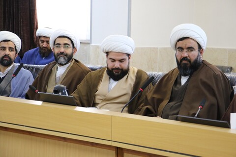 تصاویر| نشست صمیمی مبلغان با جانشین مدیر حوزه علمیه اصفهان