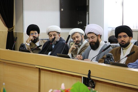 تصاویر| نشست صمیمی مبلغان با جانشین مدیر حوزه علمیه اصفهان