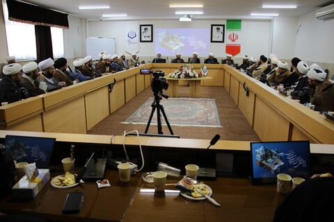 تصاویر| نشست صمیمی مبلغان با جانشین مدیر حوزه علمیه اصفهان
