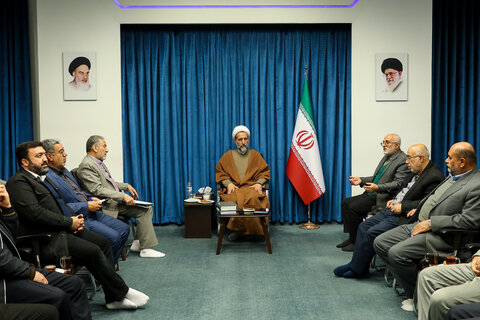 تصاویر / دیدار رئیس ستاد عتبات عالیات استان قزوین با نماینده ولی فقیه در استان قزوین