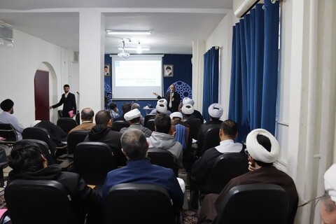 تصاویر/ کارگاه آموزشی و مهارتی پیشگیری و درمان آسیبهای اجتماعی برای فعالین حوزوی در مراکز استانها