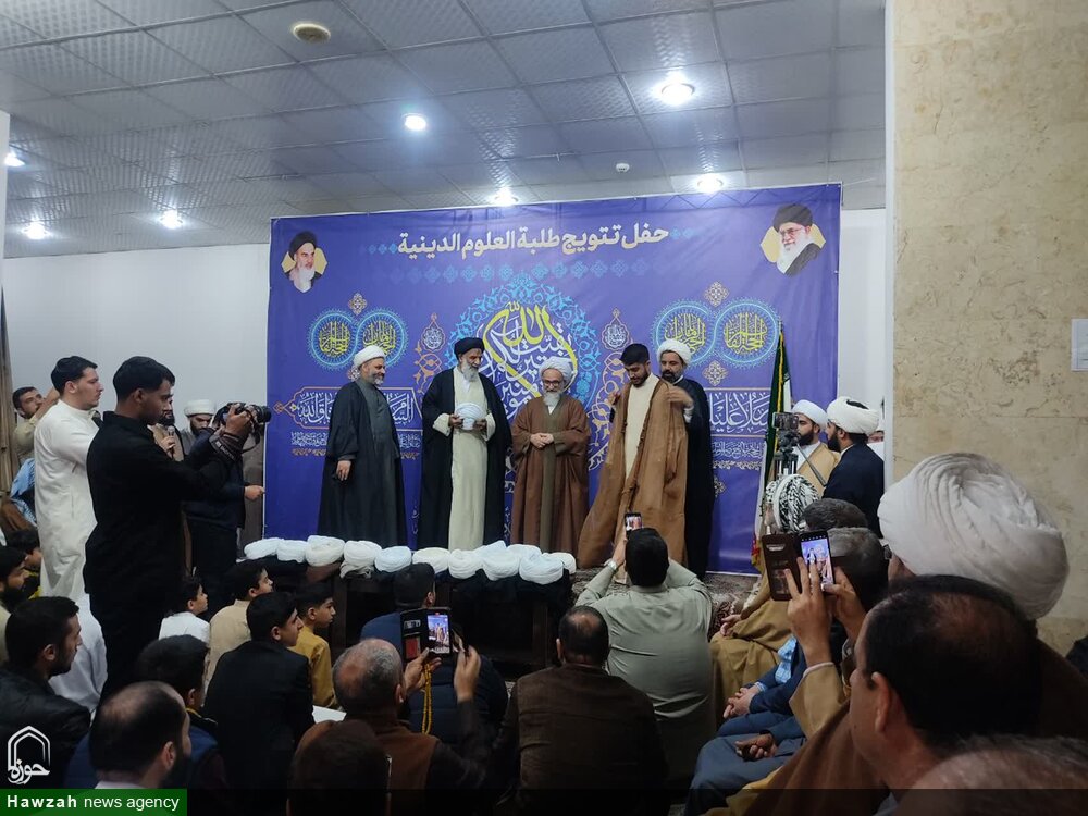 آیین عمامه گذاری طلاب مدرسه علمیه امام علی بن ابیطالب(ع) اهواز