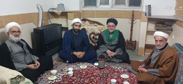 تصاویر/ دیدار صمیمانه مدیر مدرسه علمیه امیرالمومنین(ع) آران و بیدگل با روحانیون منطقه