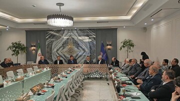 مخبر: حل مسائل کشور جز با کمک بخش خصوصی امکان پذیر نیست