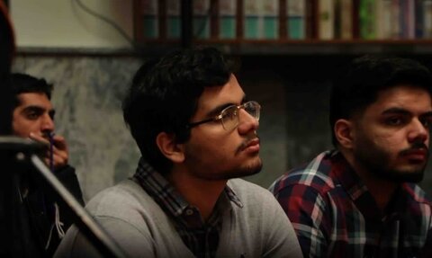 تصاویر برگزاری جلسه بصیرت سیاسی در مدرسه علمیه امیرالمومنین علیه السلام