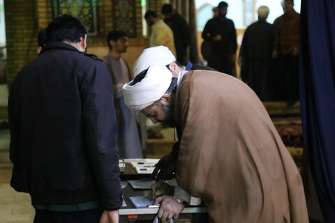 اولین گردهمایی سالانه دانش آموختگان اداور مدرسه علمیه امام خمینی(ره) اهواز