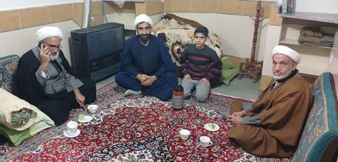 تصاویر/ دیدار صمیمانه مدیر مدرسه علمیه امیرالمومنین(ع) آران و بیدگل با روحانیون منطقه