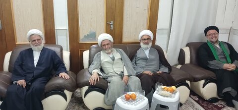 تصاویر/ دیدار صمیمانه مدیر مدرسه علمیه امیرالمومنین(ع) آران و بیدگل با روحانیون منطقه