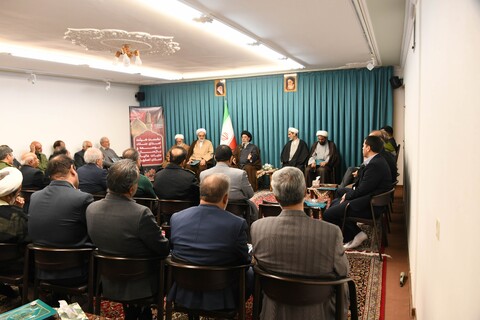 تصاویر| دیدار ستاد توسعه و بازسازی عتبات عالیات اصفهان با امام جمعه