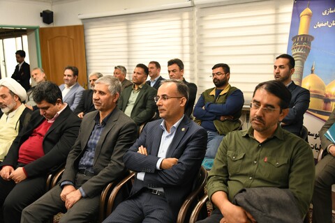 تصاویر| دیدار ستاد توسعه و بازسازی عتبات عالیات اصفهان با امام جمعه