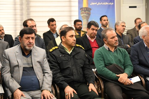 تصاویر| دیدار ستاد توسعه و بازسازی عتبات عالیات اصفهان با امام جمعه