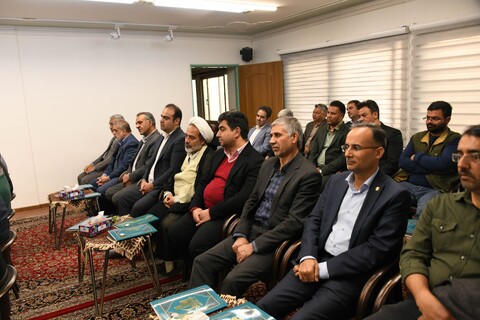 تصاویر| دیدار ستاد توسعه و بازسازی عتبات عالیات اصفهان با امام جمعه