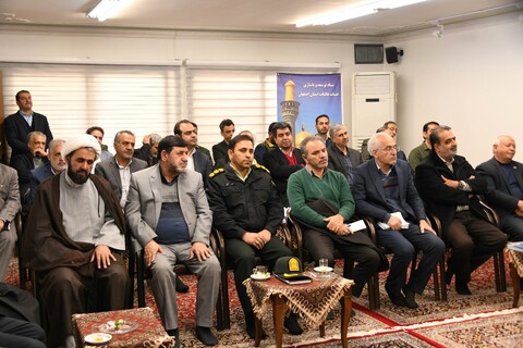 تصاویر| دیدار ستاد توسعه و بازسازی عتبات عالیات اصفهان با امام جمعه
