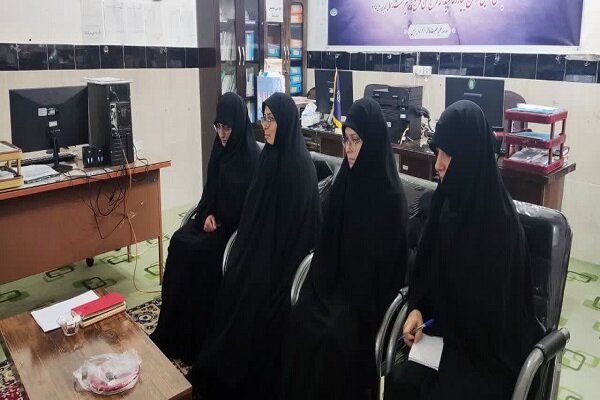 بانوان طلبه با تمام قوت به جدال جنگ نرم دشمن بروند