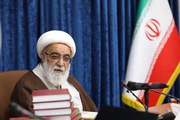 آمریکا صلاحیت مذاکره ندارد؛ از رفتار ترامپ با زلنسکی عبرت بگیریم