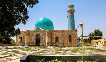 چرا امامزاده‌ها و زیارتگاه‌ها در ایران اینقدر زیادند؟