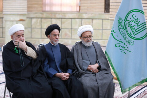 تصاویر/ رونمایی از موسوعه های اعتکاف و تمسک العتره الطاهره بالقرآن الکریم