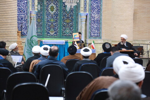 تصاویر/ رونمایی از موسوعه های اعتکاف و تمسک العتره الطاهره بالقرآن الکریم