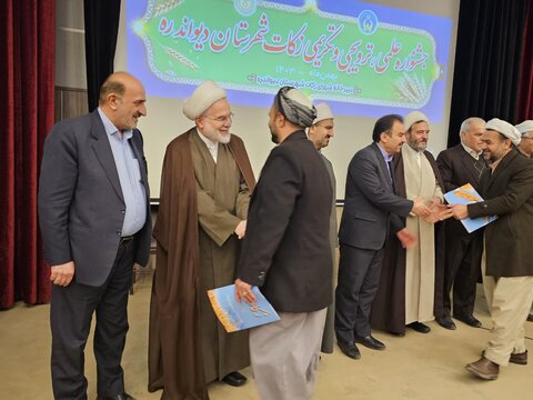 تصاویر/شوراى زكات شهرستان ديواندره با حضور نماینده ولی فقیه در استان کردستان برگزار شد