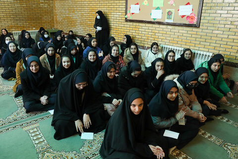 تصاویر / حضور امام جمعه قزوین در جمع دانش آموزان دختر دبیرستان فاطمیه