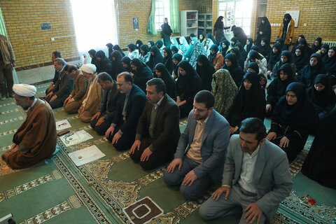 تصاویر / حضور امام جمعه قزوین در جمع دانش آموزان دختر دبیرستان فاطمیه