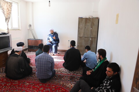 تصاویر/سخنرانی مدیر حوزه علمیه کردستان در جمع طلاب حوزه علمیه حضرت ولیعصر(عج)بیجار