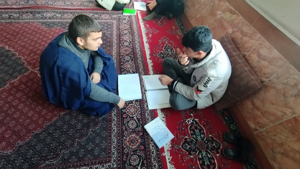 مباحثه عمومی طلاب مدرسه المهدی (عج) مشگین شهر