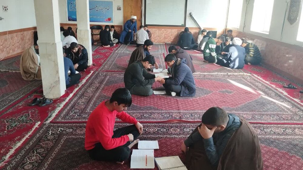 مباحثه عمومی طلاب مدرسه المهدی (عج) مشگین شهر