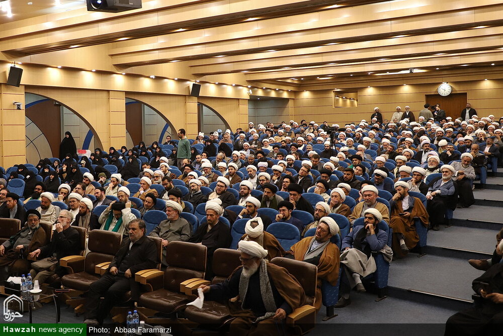 تصاویر/آیین افتتاحیه سلسله نشست های طلیعه رمضان تصاویر/آیین افتتاحیه سلسله نشست های طلیعه رمضان