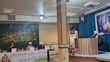 تصاویر / مسابقات قرائت قرآن، تفسیر، ترجمه و اذان با حضور طلاب مدارس علمیه استان قزوین