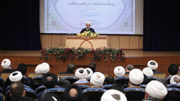 اگر حکومت از دین جدا شود جوهر اصلی دین از بین می‌رود