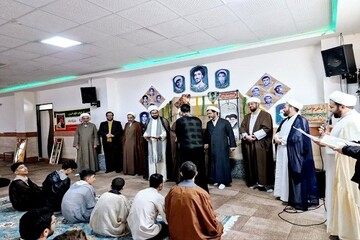 تقدیر از ممتازین تحصیلی مدرسه علمیه امام خمینی(ره) سنقر و کلیایی